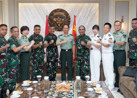 Nusabali.com - pangdam-udayana-terima-kunjungan-persahabatan-militer-cina