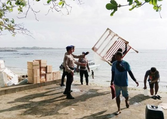 Nusabali.com - pengawasan-di-pelabuhan-penyeberangan-barang-sanur-diperketat