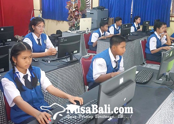 Nusabali.com - 4-siswa-absen-di-anbk-tingkat-smp