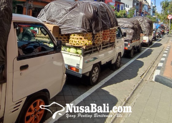 Nusabali.com - antrean-pedagang-bermobil