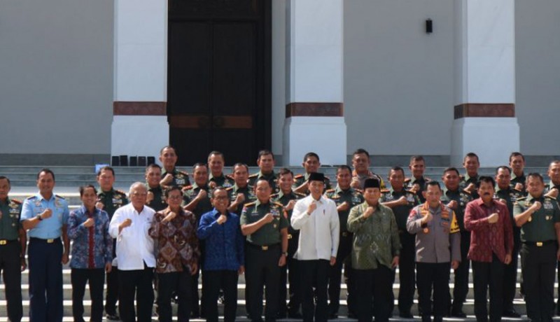 www.nusabali.com-jokowi-minta-maaf-ke-tni-dan-polri