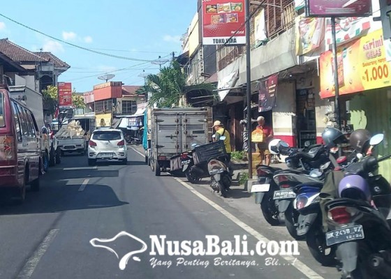 Nusabali.com - bikin-resah-warga-keluhkan-arogansi-oknum-tukang-parkir-di-seririt