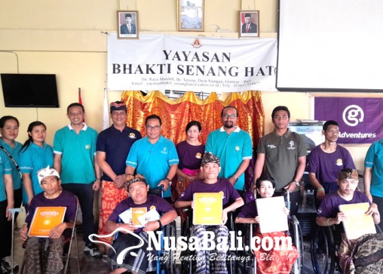 Nusabali.com - kemenag-gianyar-salurkan-kitab-suci-ramah-disabilitas