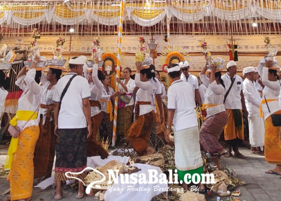 Nusabali.com - puncak-ngaben-massal-desa-adat-batuan-gelar-upacara-nilapati