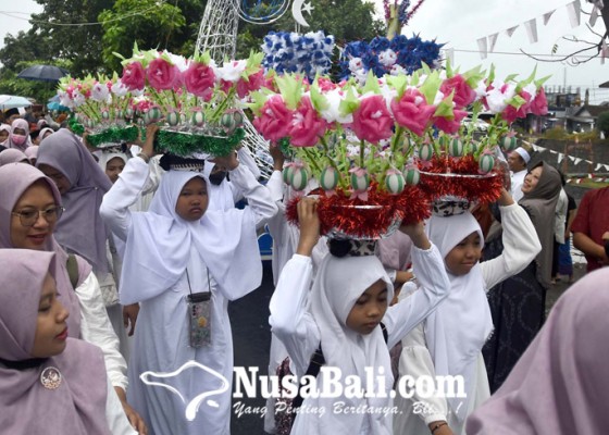 Nusabali.com - muslim-kepaon-semarakkan-maulid-nabi-di-tengah-hujan