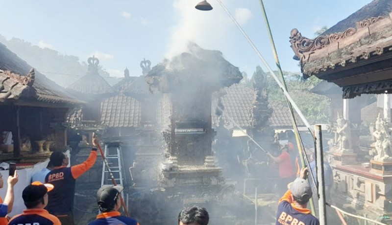 www.nusabali.com-palinggih-merajan-agung-pemayun-terbakar