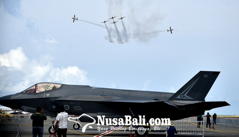 www.nusabali.com-the-jupiters-tni-au-meriahkan-bali-airshow