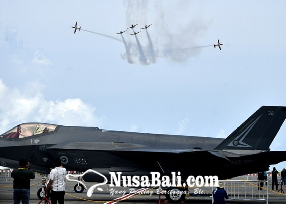 Nusabali.com - the-jupiters-tni-au-meriahkan-bali-airshow