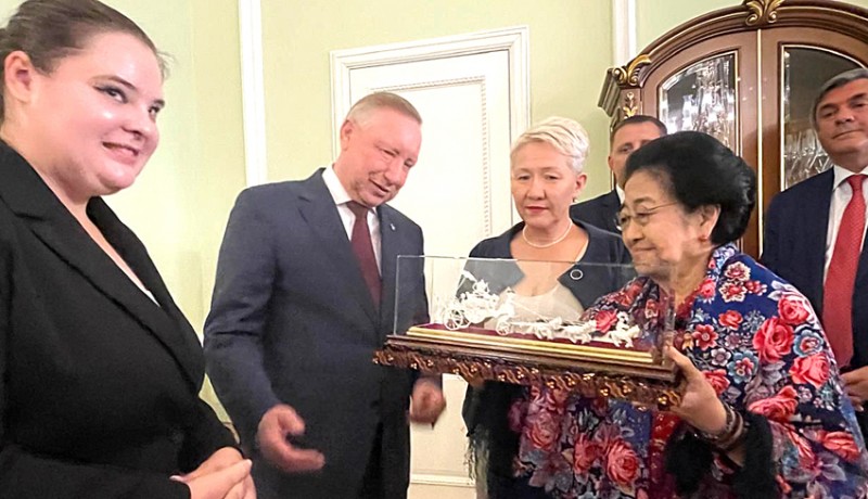 www.nusabali.com-megawati-dukung-penerbangan-langsung-st-petersburg-bali