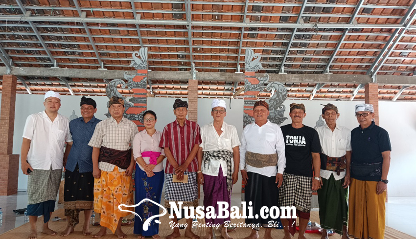 www.nusabali.com-yayasan-dharma-widya-ulangun-gelar-bakti-sosial-di-pura-dalem-bungkeneng-tonja