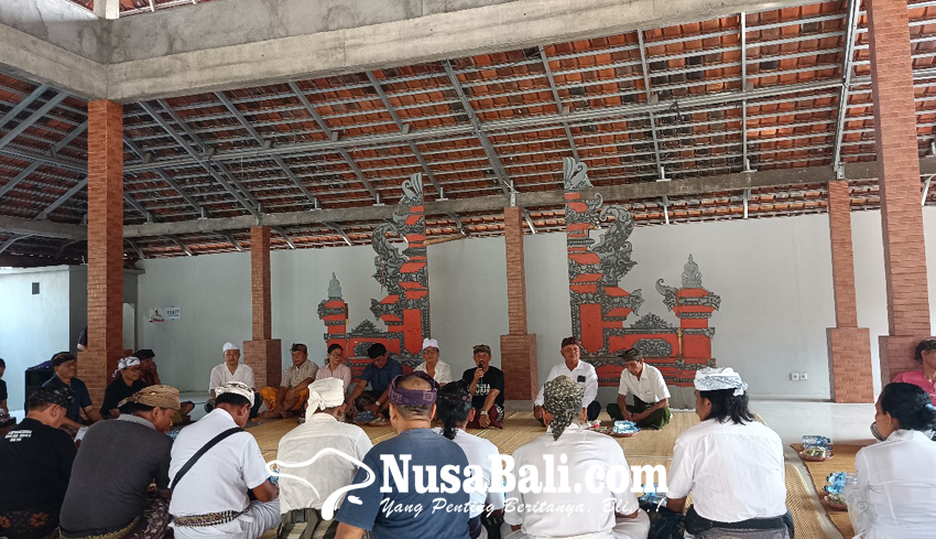 www.nusabali.com-yayasan-dharma-widya-ulangun-gelar-bakti-sosial-di-pura-dalem-bungkeneng-tonja