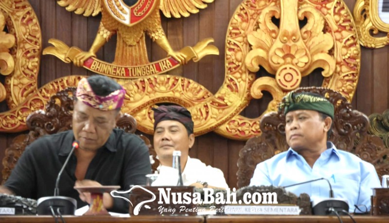 www.nusabali.com-dprd-klungkung-rapat-paripurna-pengumuman-pimpinan