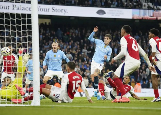 Nusabali.com - kontroversi-wasit-rugikan-manchester-city