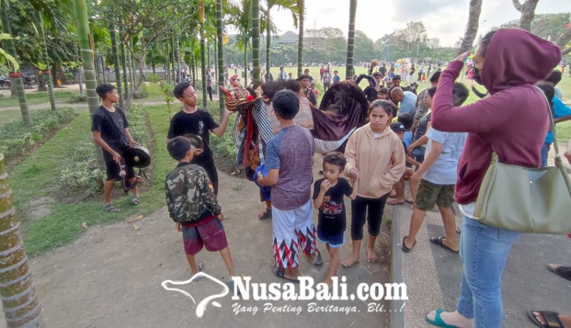 www.nusabali.com-ngelawang