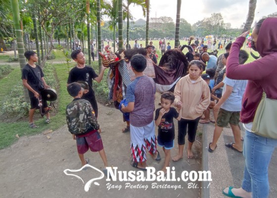 Nusabali.com - ngelawang