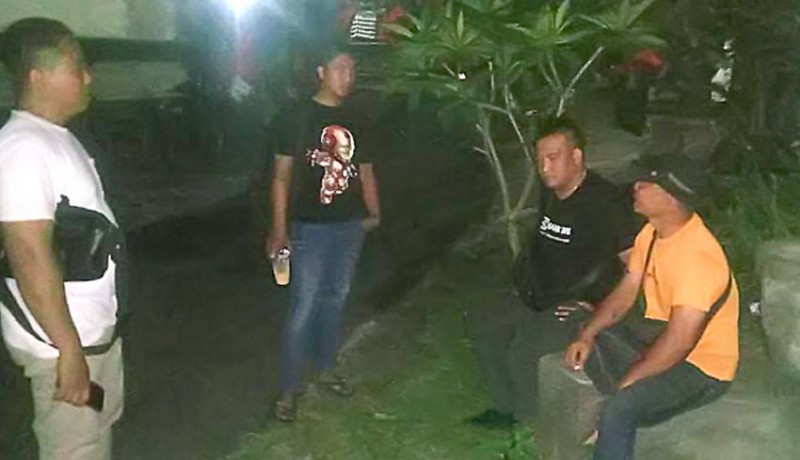 www.nusabali.com-curi-handphone-tukang-kebun-ditangkap-polisi