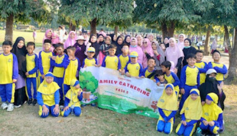 www.nusabali.com-sd-anak-emas-gelar-family-gathering