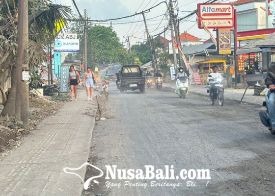 Nusabali.com - jalanan-berdebu-warga-mengeluh