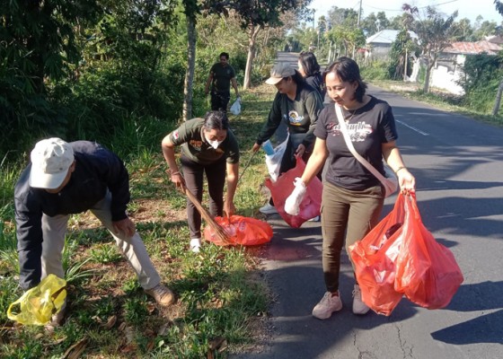 Nusabali.com - aksi-bersih-world-clean-up-day-asn-kumpuklan-1-truk-sampah