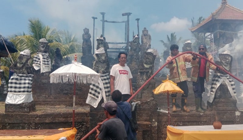 www.nusabali.com-pura-tua-di-desa-bulian-kubutambahan-buleleng-terbakar