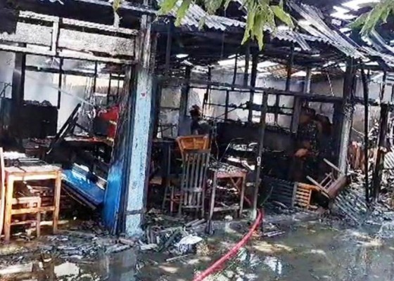 Nusabali.com - warung-nasi-campur-langganan-pegawai-pemda-ludes-terbakar