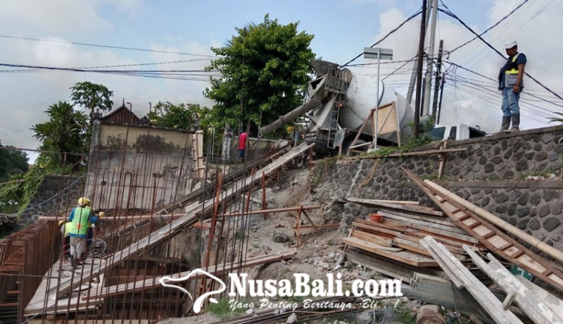 www.nusabali.com-pembangunan-jembatan-tukat-badung-pemogan-tahap-pengecoran-tiang-abutment