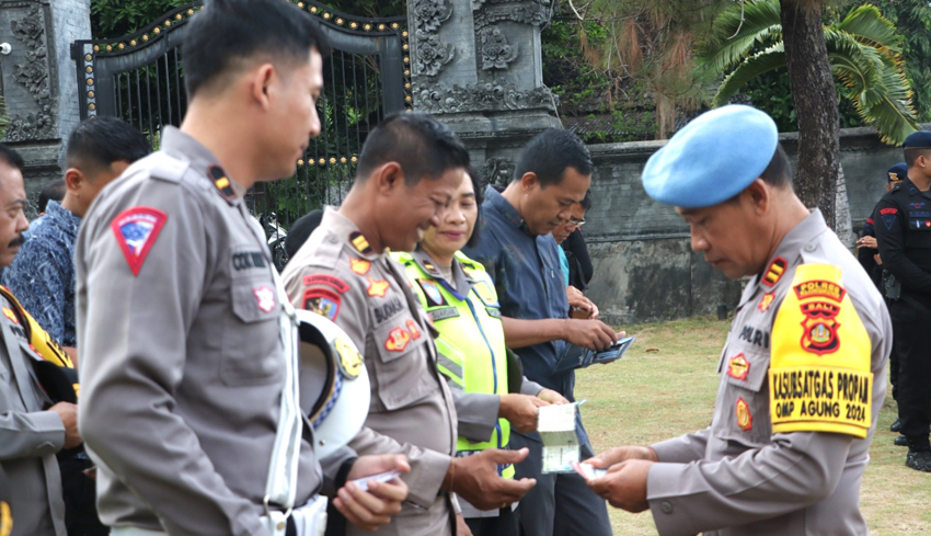 Tiga Personel Polres Klungkung Kena Sanksi Push up