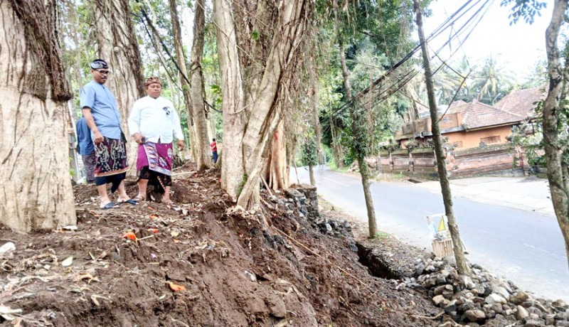 www.nusabali.com-rapat-kerja-komisi-iii-dan-dinas-pu-diundur