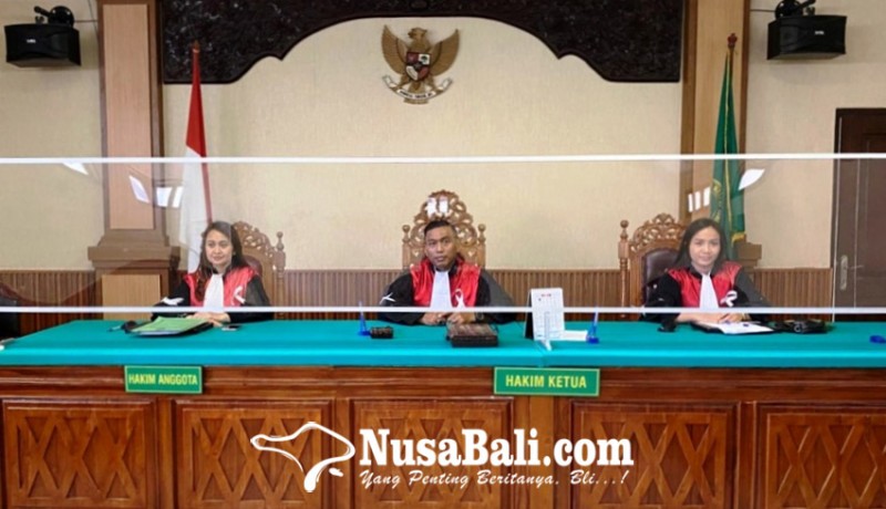 www.nusabali.com-hakim-pn-singaraja-sematkan-pita-putih-tuntut-kenaikan-gaji-dan-tunjangan