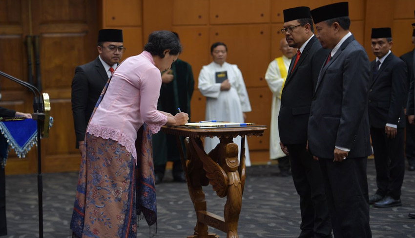 Prof Sudarsana Resmi Dilantik