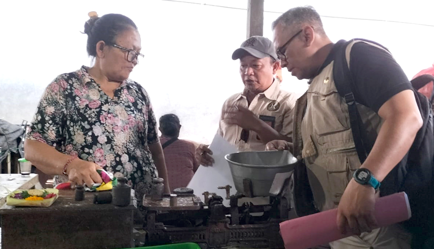 Disperindag Temukan 3 Pedagang di Pasar Kerambitan Tak Tera Ulang