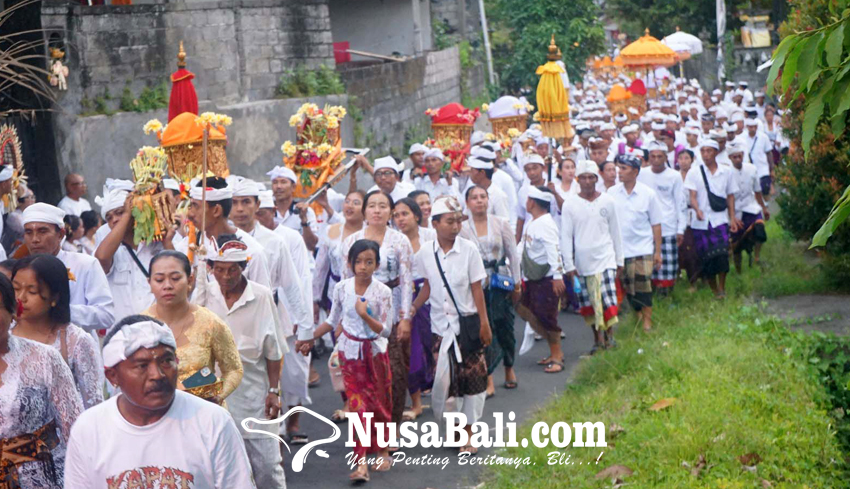 Usaba Kapat di Puseh Duda Ida Bhatara ke Kayoan Solas