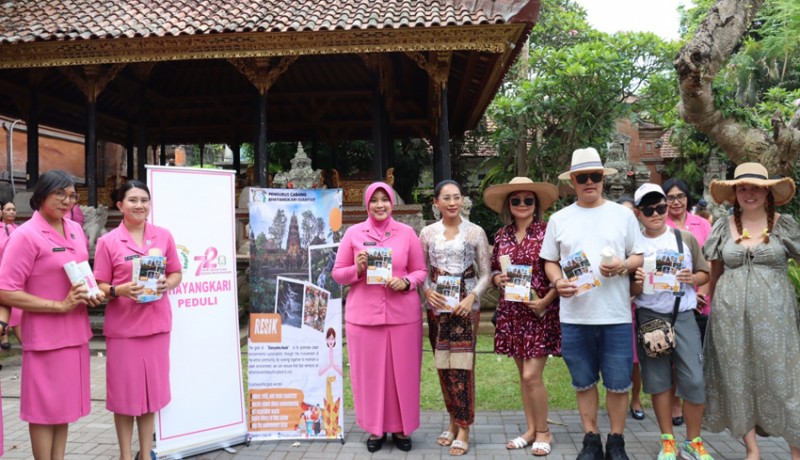 www.nusabali.com-bhayangkari-gianyar-sosialisasi-program-gianyarku-resik