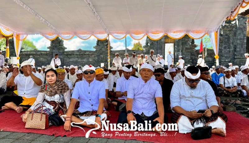 www.nusabali.com-gus-par-pandu-muspa-di-pura-penataran-desa-nangka