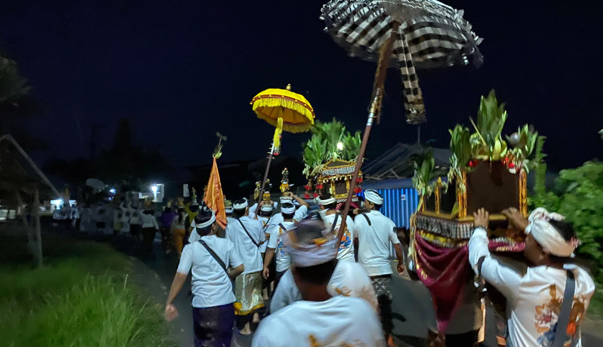 Warga Keturunan Arya Madura di Banjarangkan, Klungkung Laksanakan Tradisi ‘Ngaro’