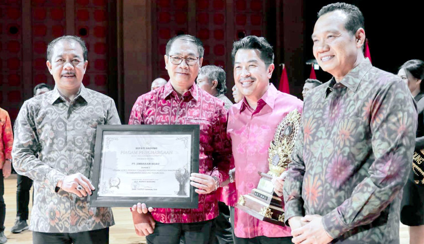 Plt Bupati Suiasa Hadiri Badung Investment Award 2024