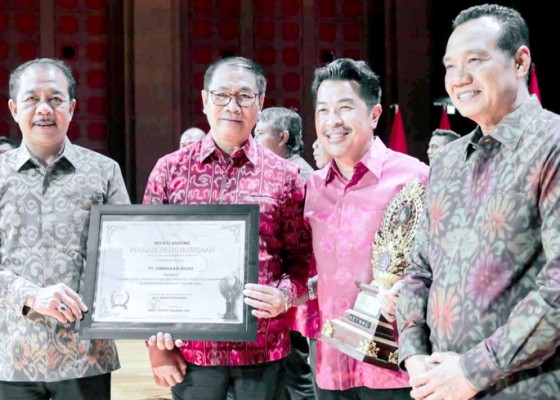 Nusabali.com - plt-bupati-suiasa-hadiri-badung-investment-award-2024