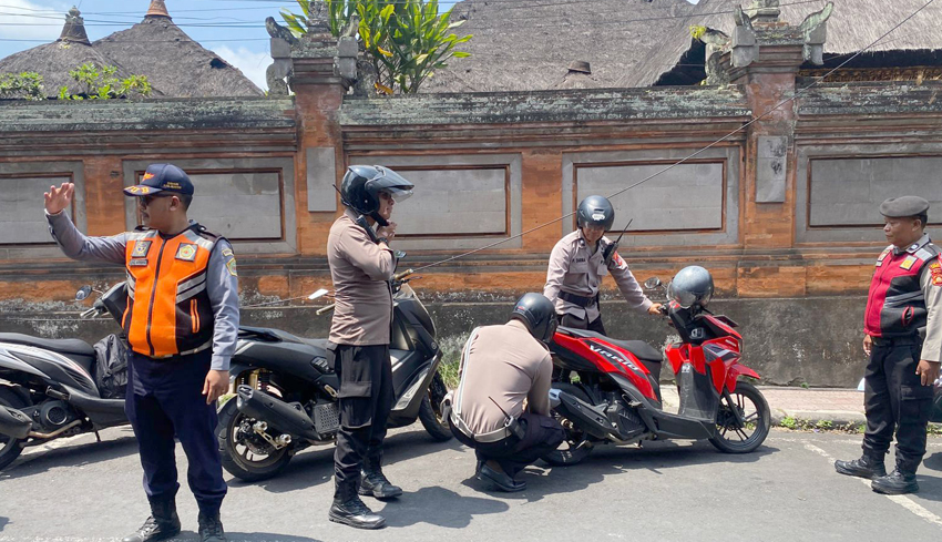 Polsek Ubud Gembosi 45 Ban Motor