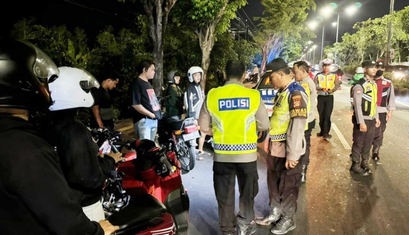 www.nusabali.com-gelar-patroli-malam-polsek-denbar-amankan-4-motor