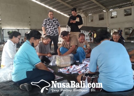 Nusabali.com - kpu-buleleng-temukan-1148-surat-suara-rusak