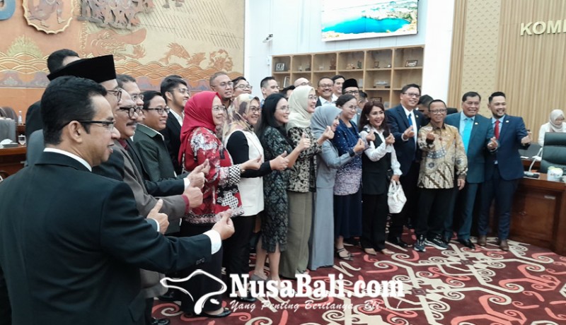 www.nusabali.com-4-wakil-bali-kumpul-di-komisi-vi