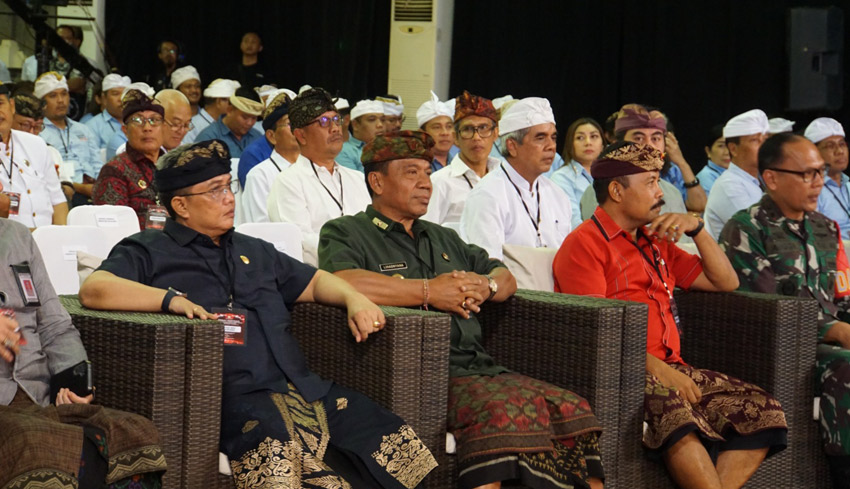 Dua Paslon Puji Kinerja Pj Bupati Lihadnyana Saat Debat Perdana Pilkada Buleleng 2024