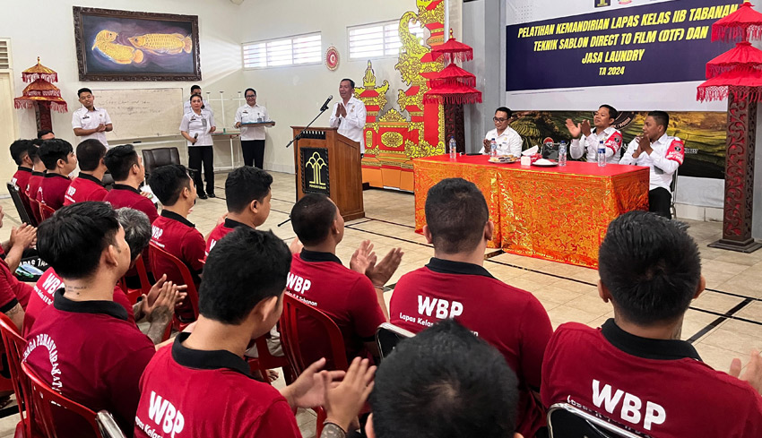 Lapas Kelas II B Tabanan Gembleng 40 Warga Binaan dengan Pelatihan Teknik Sablon dan Laundry