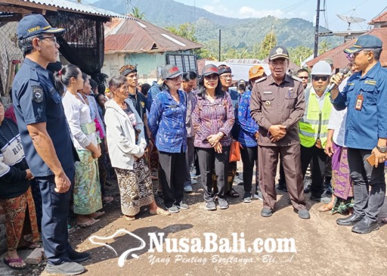 Nusabali.com - rusak-puluhan-tahun-jalan-di-desa-pakisan-kubutambahan-akhirnya-diaspal