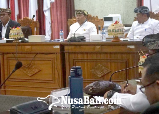 Nusabali.com - rapbd-karangasem-2025-turun-rp-181-miliar