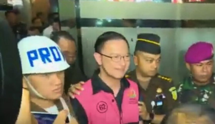 Tom Lembong Tersangka Kasus Korupsi Importasi Gula, Langsung Ditahan di Rutan Salemba