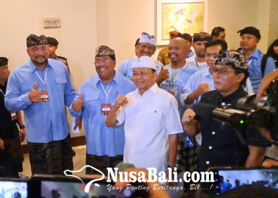 Nusabali.com - detik-detik-debat-pilgub-bali-mulia-pas-mengalir-seperti-air-koster-giri-sudah-biasa-melakoni