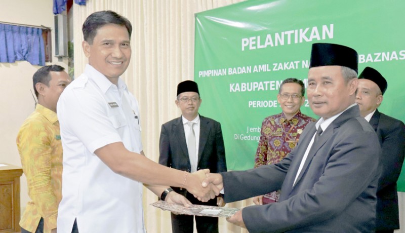 www.nusabali.com-pjs-sukra-negara-lantik-pimpinan-baznas-jembrana