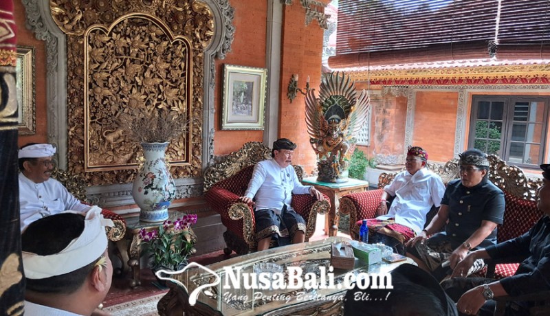 www.nusabali.com-koster-giri-temui-cok-ace-di-puri-ubud