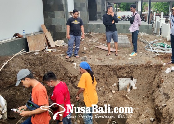 Nusabali.com - pipa-bocor-picu-banjir-di-pasar-negara